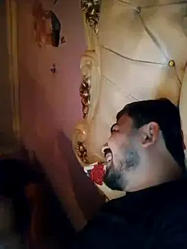 eminrehi online show from September 10, 2025, 3:11 pm