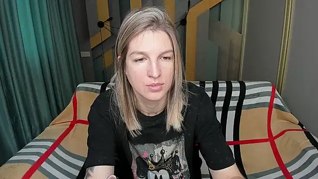 EmilyWalkeri online show from December 4, 2025, 7:07 am