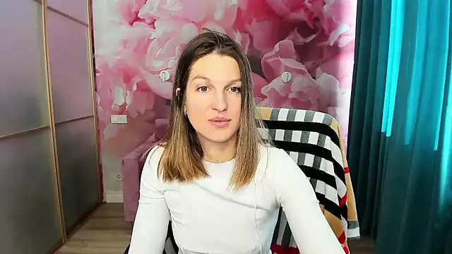 EmilyWalkeri online show from October 20, 2025, 8:37 am