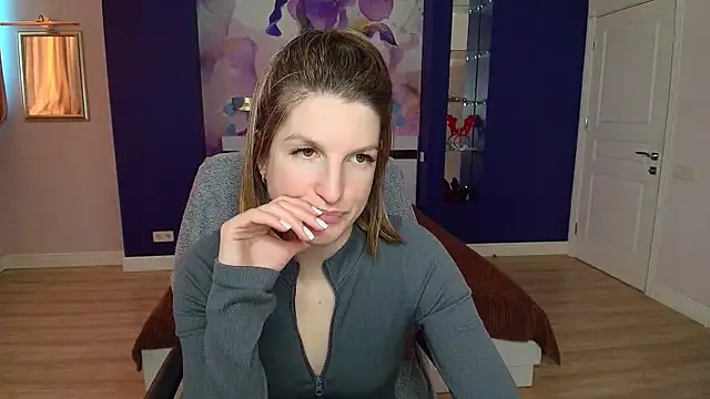 EmilyWalkeri online show from December 31, 2024, 10:26 am