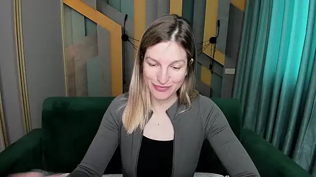 EmilyWalkeri online show from April 3, 2026, 7:04 am