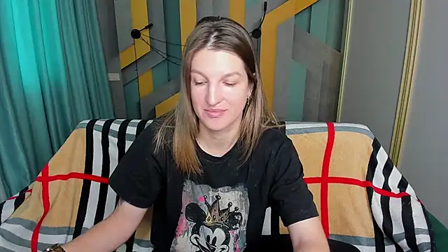 EmilyWalkeri online show from November 17, 2025, 8:07 am