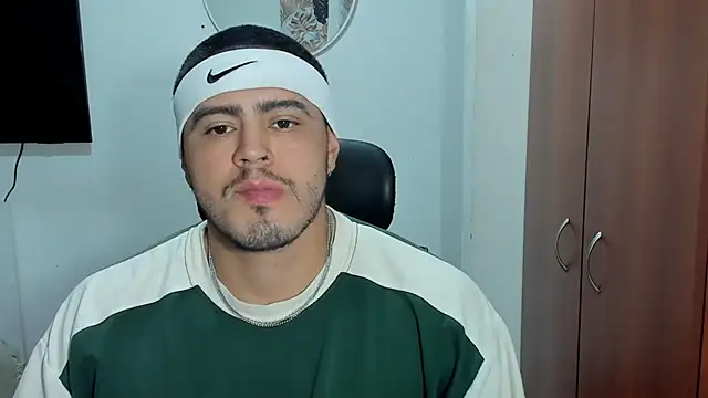 Snapshot of Baltazar_Dupont chatting on October 7, 2025, 1:39 am Baltazar Dupont online show from October 7, 2025, 1:39 am