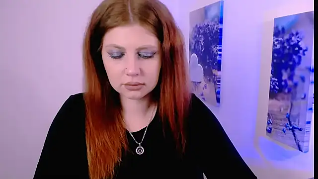 Lizzy Love online show from December 4, 2025, 7:35 pm