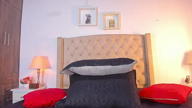 Snapshot of allisson_m chatting on October 4, 2025, 12:07 pm allisson m online show from October 4, 2025, 12:07 pm