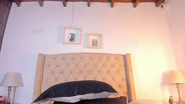 Snapshot of allisson_m chatting on October 9, 2025, 12:06 pm allisson m online show from October 9, 2025, 12:06 pm