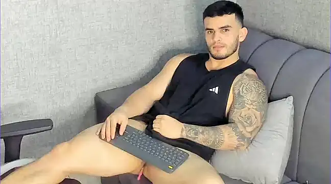 Ricardogo19 online show from February 18, 2025, 12:05 am