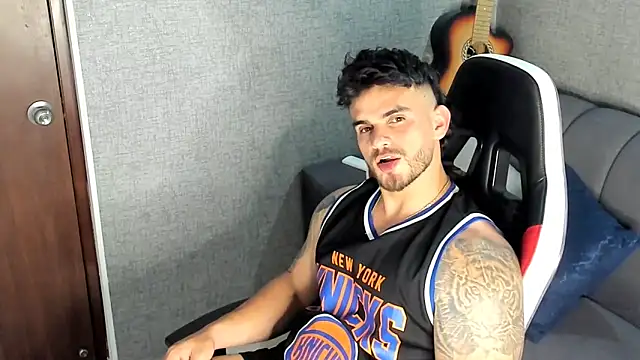 Snapshot of Ricardogo19 chatting on October 18, 2025, 10:56 pm Ricardogo19 online show from October 18, 2025, 10:56 pm