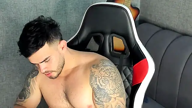 Ricardogo19 online show from November 28, 2025, 4:07 pm