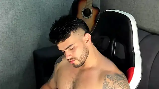 Snapshot of Ricardogo19 chatting on October 6, 2025, 12:34 am Ricardogo19 online show from October 6, 2025, 12:34 am