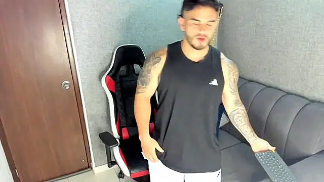 Snapshot of Ricardogo19 chatting on October 19, 2025, 5:48 pm Ricardogo19 online show from October 19, 2025, 5:48 pm