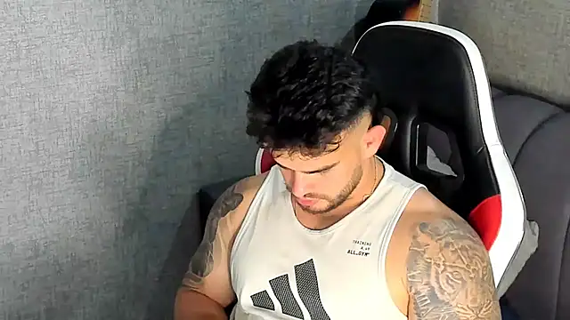 Snapshot of Ricardogo19 chatting on October 3, 2025, 1:20 am Ricardogo19 online show from October 3, 2025, 1:20 am