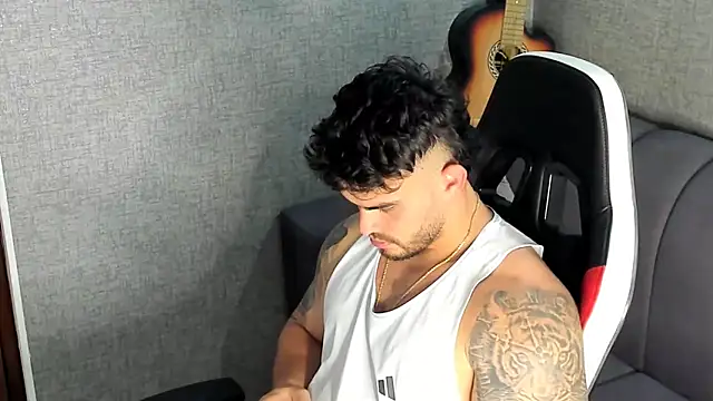 Snapshot of Ricardogo19 chatting on October 21, 2025, 9:36 pm Ricardogo19 online show from October 21, 2025, 9:36 pm