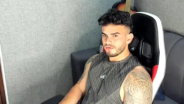 Snapshot of Ricardogo19 chatting on October 29, 2025, 12:53 am Ricardogo19 online show from October 29, 2025, 12:53 am