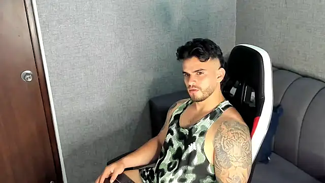 Snapshot of Ricardogo19 chatting on October 18, 2025, 2:35 am Ricardogo19 online show from October 18, 2025, 2:35 am