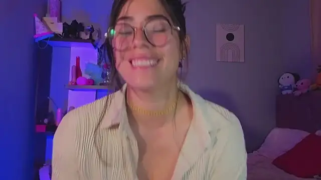 LoaLuxury online show from March 26, 2026, 6:39 pm