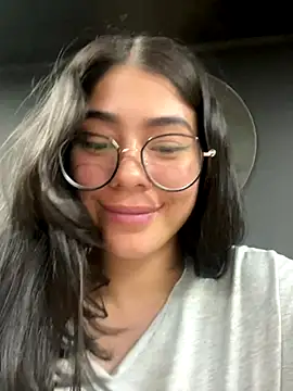 Snapshot of LoaLuxury chatting on October 11, 2025, 9:16 pm LoaLuxury online show from October 11, 2025, 9:16 pm