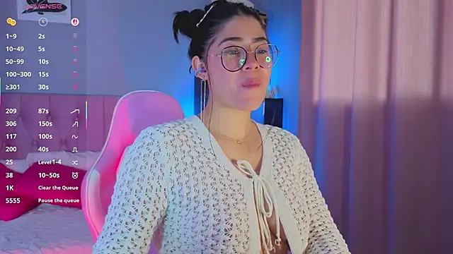 Snapshot of LoaLuxury chatting on October 7, 2025, 5:58 pm LoaLuxury online show from October 7, 2025, 5:58 pm