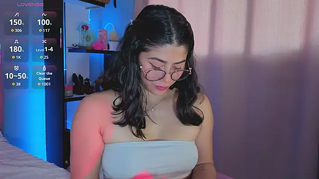 LoaLuxury online show from November 20, 2025, 6:30 pm