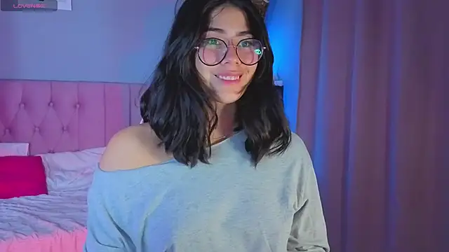 Snapshot of LoaLuxury chatting on October 2, 2025, 12:03 am LoaLuxury online show from October 2, 2025, 12:03 am