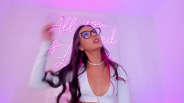 emily bank online show from September 22, 2025, 8:04 pm