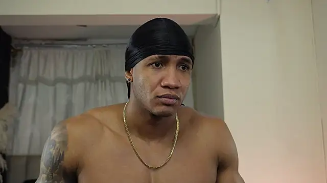 Logan Varela online show from October 5, 2025, 11:39 pm