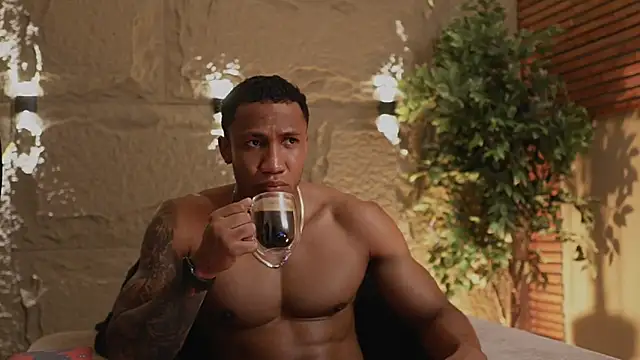 Logan Varela online show from November 27, 2025, 9:04 pm