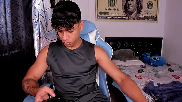 Snapshot of Monster_boysexx chatting on February 2, 2025, 6:42 pm Monster boysexx online show from February 2, 2025, 6:42 pm