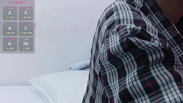 yourcuteneighbourr online show from October 29, 2025, 3:16 am