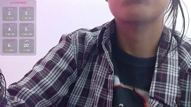 yourcuteneighbourr online show from October 21, 2025, 2:44 am