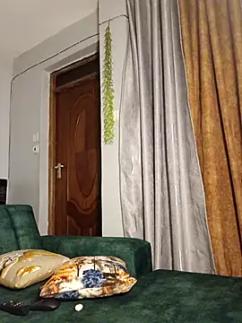 Snapshot of C-yoyo chatting on December 18, 2025, 6:12 pm C-yoyo online show from December 18, 2025, 6:12 pm