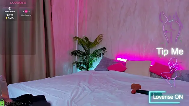 Snapshot of Valerie_Woods chatting on October 11, 2025, 12:33 am Valerie Woods online show from October 11, 2025, 12:33 am