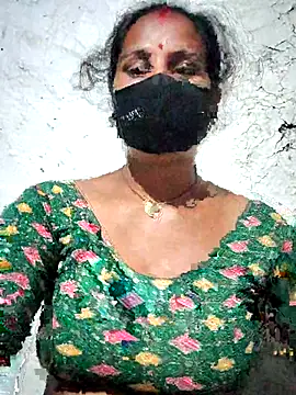 Snapshot of Hey_Ziya chatting on September 18, 2025, 10:35 pm Hey Ziya online show from September 18, 2025, 10:35 pm