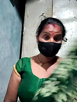 Snapshot of Hey_Ziya chatting on October 4, 2025, 10:22 pm Hey Ziya online show from October 4, 2025, 10:22 pm