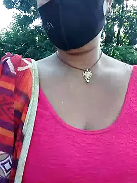 Snapshot of Hey_Ziya chatting on September 23, 2025, 9:38 am Hey Ziya online show from September 23, 2025, 9:38 am