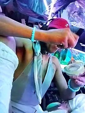 gurlnips online show from April 10, 2026, 9:49 am