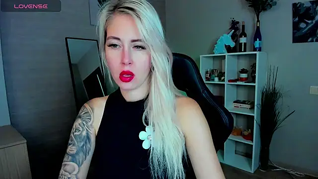 Snapshot of Mermaid_N chatting on September 19, 2025, 1:42 am Mermaid N online show from September 19, 2025, 1:42 am