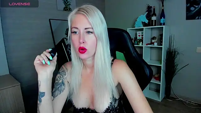 Snapshot of Mermaid_N chatting on September 30, 2025, 1:33 am Mermaid N online show from September 30, 2025, 1:33 am