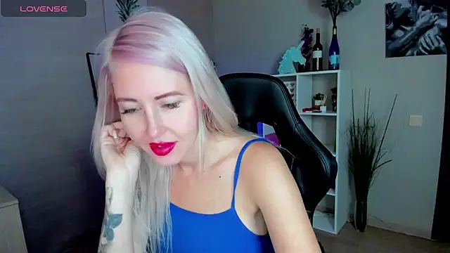 Snapshot of Mermaid_N chatting on October 6, 2025, 1:40 am Mermaid N online show from October 6, 2025, 1:40 am