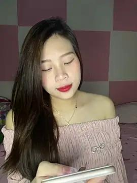 Snapshot of Bae1103 chatting on February 15, 2025, 1:16 pm Bae1103 online show from February 15, 2025, 1:16 pm