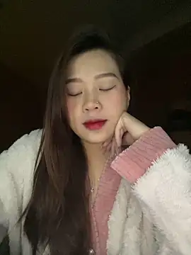 Snapshot of Bae1103 chatting on February 8, 2025, 10:40 pm Bae1103 online show from February 8, 2025, 10:40 pm