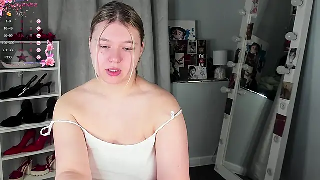 Snapshot of Rebecca_Kelly chatting on February 6, 2026, 2:40 am Rebecca Kelly online show from February 6, 2026, 2:40 am