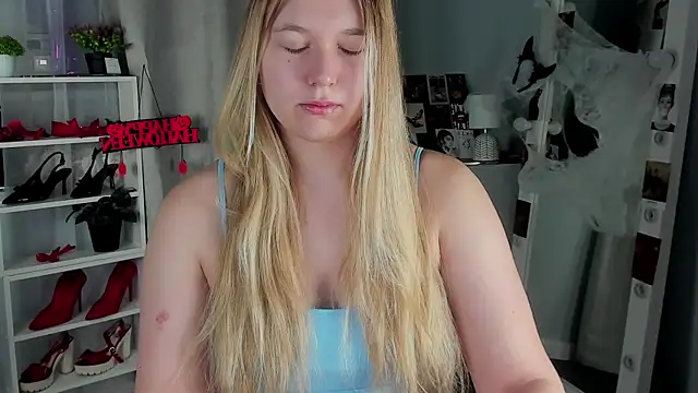 Rebecca Kelly online show from October 28, 2025, 1:50 am