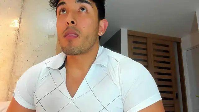 Snapshot of Alan_greek_1 chatting on March 16, 2025, 2:21 am Alan greek 1 online show from March 16, 2025, 2:21 am