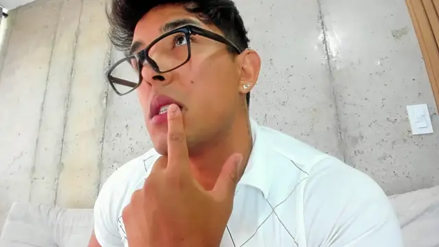 Snapshot of Alan_greek_1 chatting on March 3, 2025, 3:22 pm Alan greek 1 online show from March 3, 2025, 3:22 pm