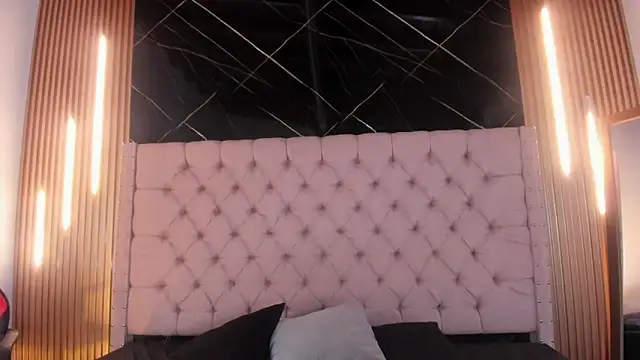 Snapshot of ShanellBlack chatting on October 4, 2025, 4:14 am ShanellBlack online show from October 4, 2025, 4:14 am