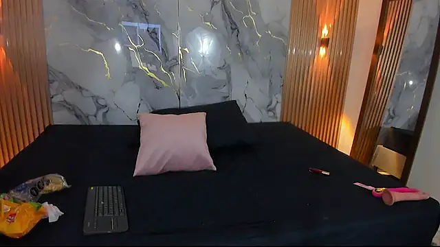 Snapshot of ShanellBlack chatting on March 4, 2025, 1:06 pm ShanellBlack online show from March 4, 2025, 1:06 pm