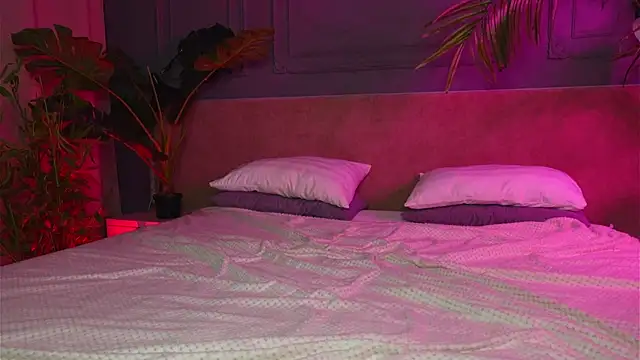 Liv Fay online show from December 4, 2025, 2:05 pm