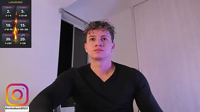 Snapshot of DerekOlsen chatting on October 19, 2025, 2:25 am DerekOlsen online show from October 19, 2025, 2:25 am