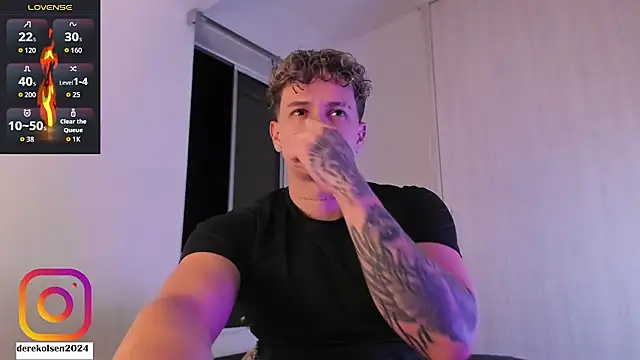 Snapshot of DerekOlsen chatting on September 25, 2025, 2:50 am DerekOlsen online show from September 25, 2025, 2:50 am